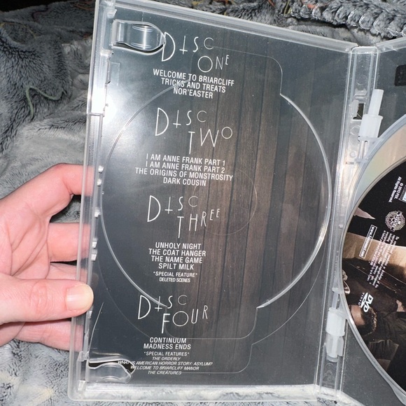 AHS Season 2 Complete Season - Picture 2 of 6